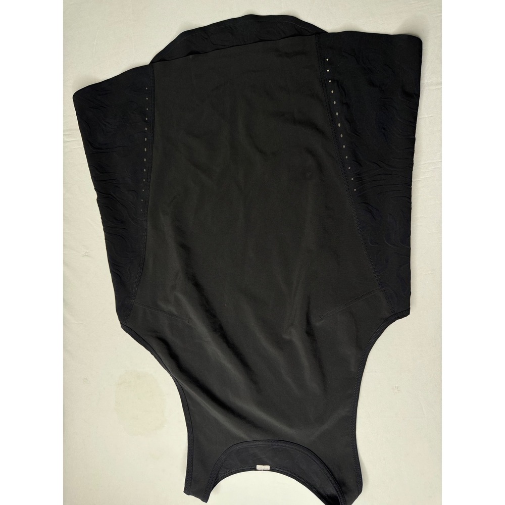 Lululemon Black Jacquard Swirl Racerback Tank Top Laser Cut Venting Women Size 4